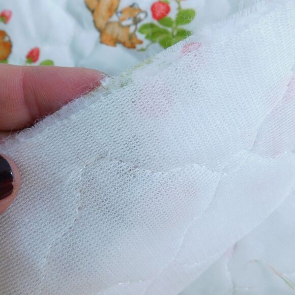 VTG 70s Quilted FABRIC 41x41 Strawberries Critters Squirrels Cotton/Poly Blend - Picture 7 of 9